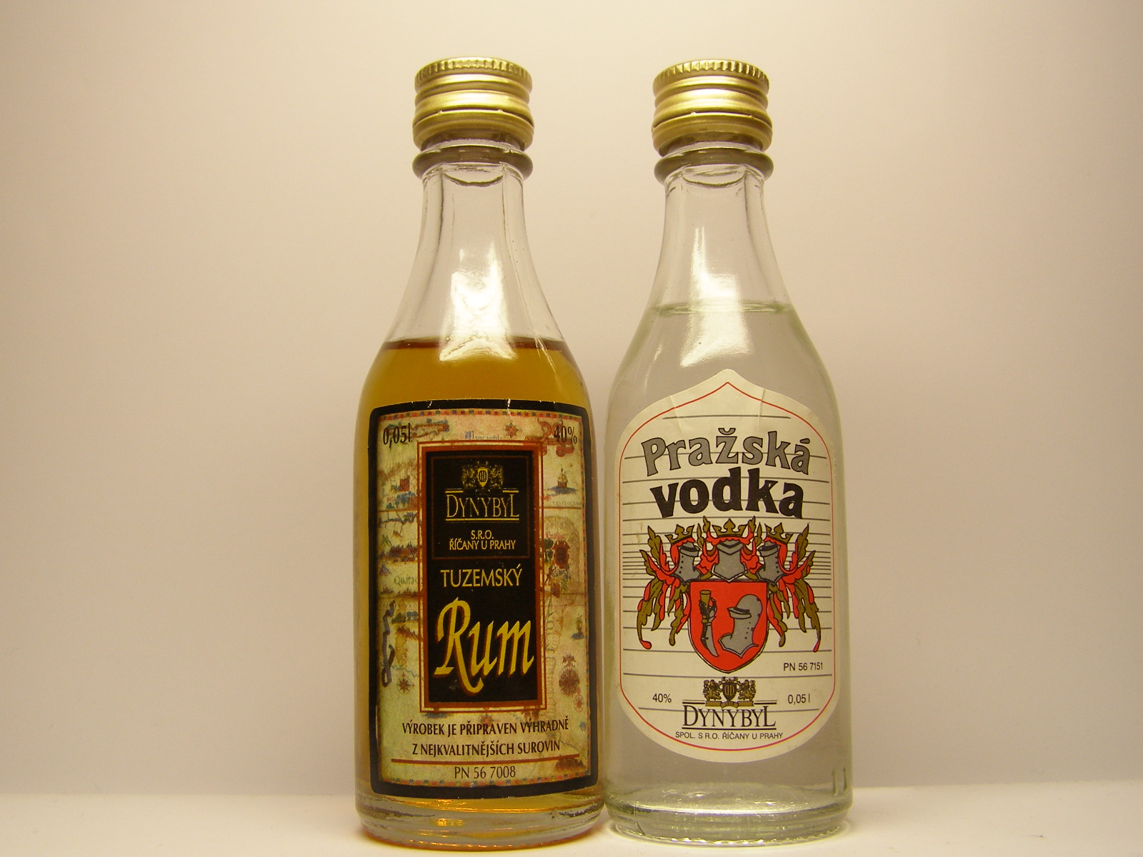 DYNYBYL Tuzemský Rum - Pražská Vodka